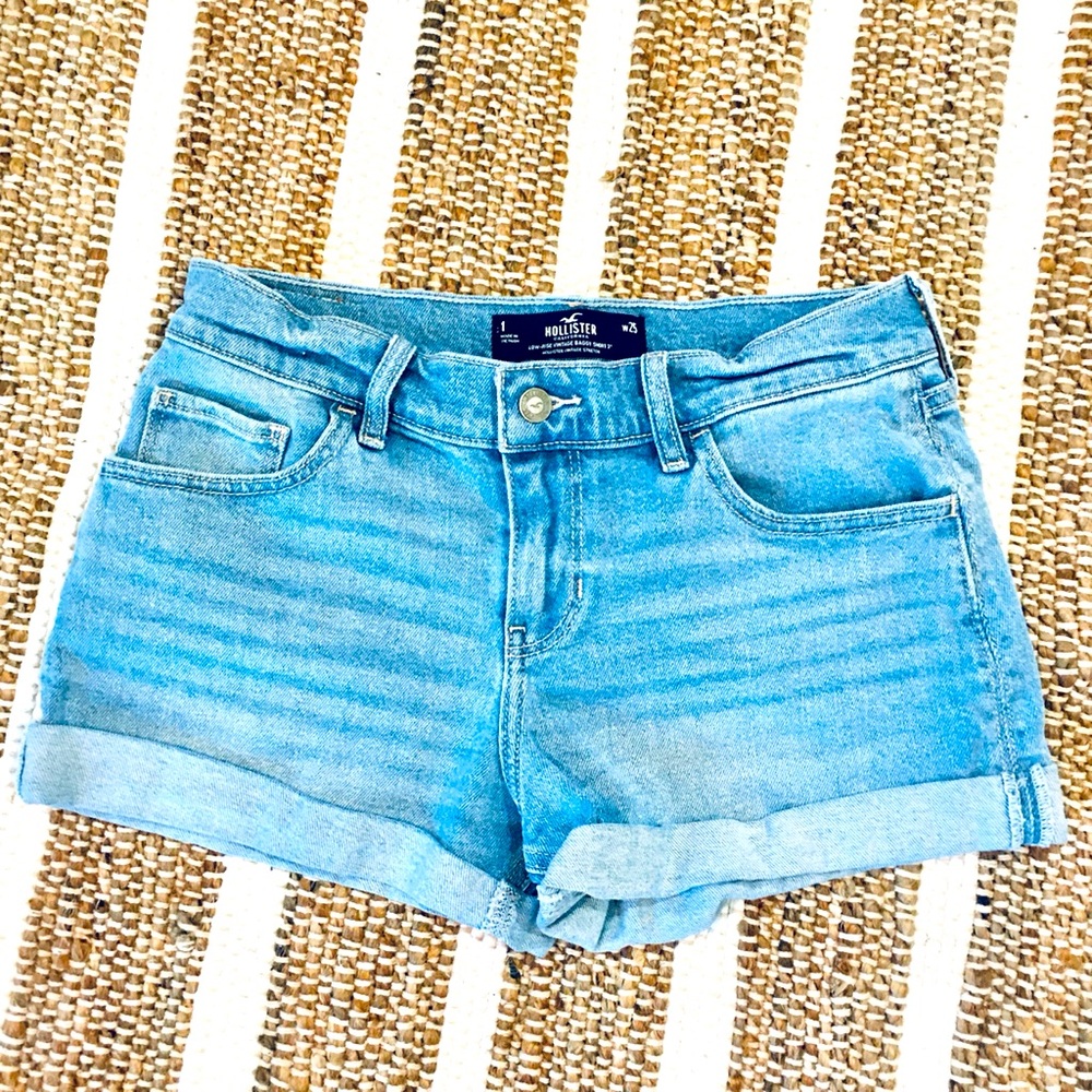 Hollister new low rise vintage baggy short style 29” waist blue jean sho…